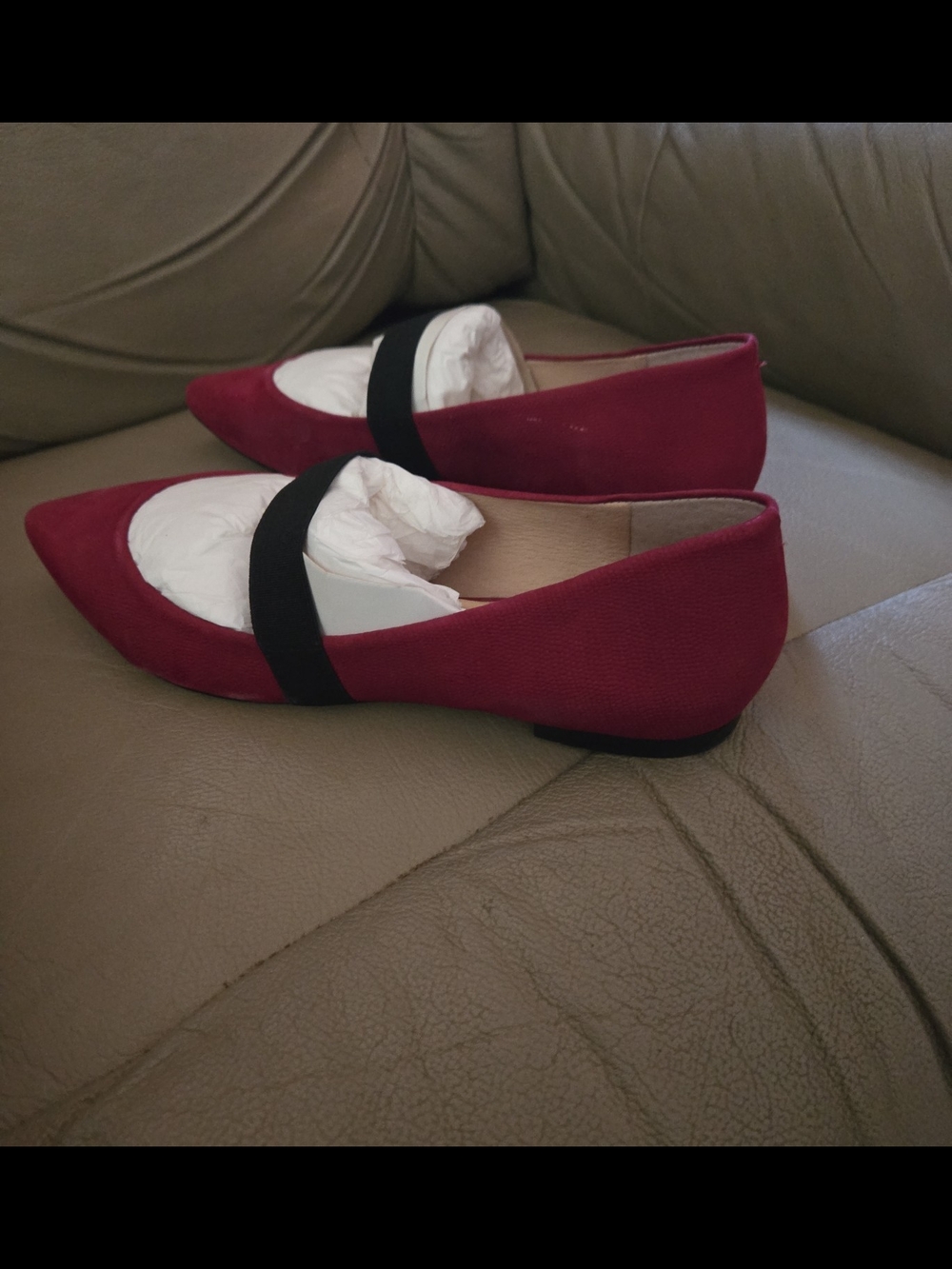 Gianni Bini Burgundy Pointed-Toe Flats with Black Strap